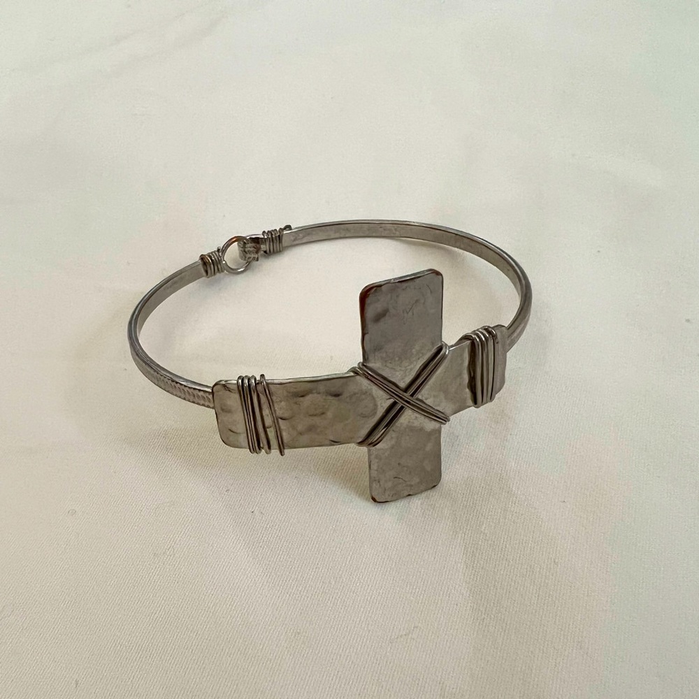 Women’s Silver Cross Bracelet